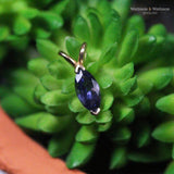 Yellow Gold Pendant with Marquise Shaped Iolite